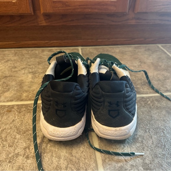Under Armour Baseball Cleats - Picture 5 of 8